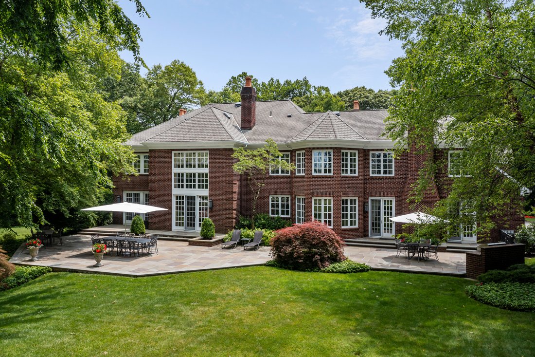 1 La Colline Drive, Mill Neck, Ny 11765 In Mill Neck, New York, United