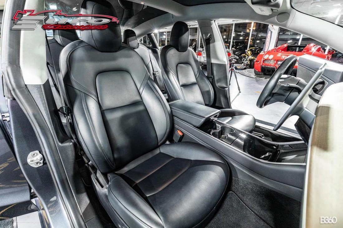 Sedan in Fort Lauderdale, FL, United States 2 - 13845307
