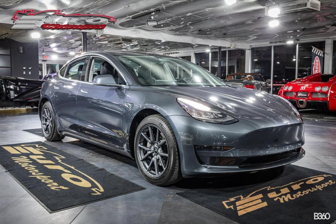Sedan in Fort Lauderdale, FL, United States 1 - 13845307