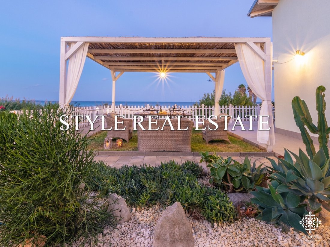 Villa in Center, Noto, Sicily 4 - 12760959