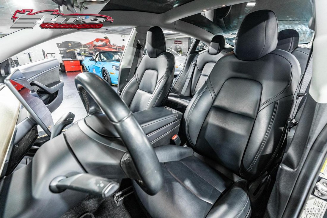 Sedan in Fort Lauderdale, FL, United States 3 - 13845307