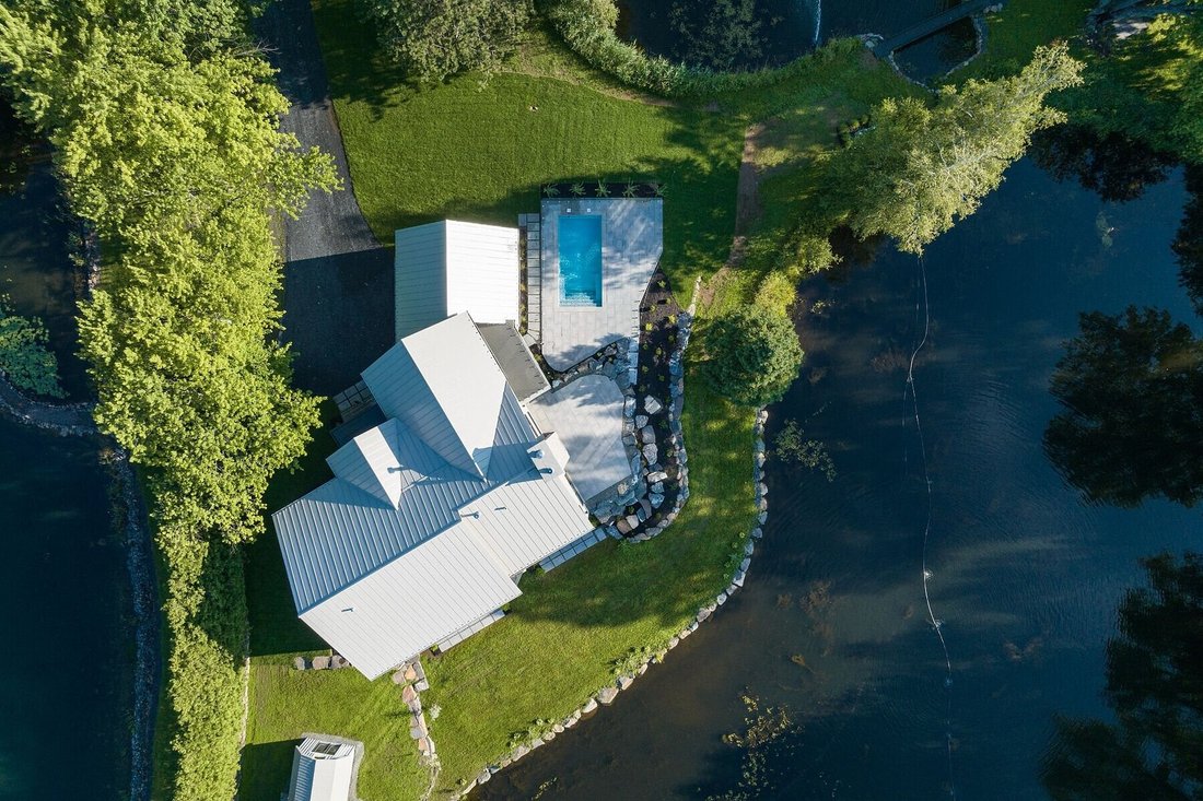 Exquisite Lac Front Property In Bromont, Quebec, Canada For Sale (13866598)