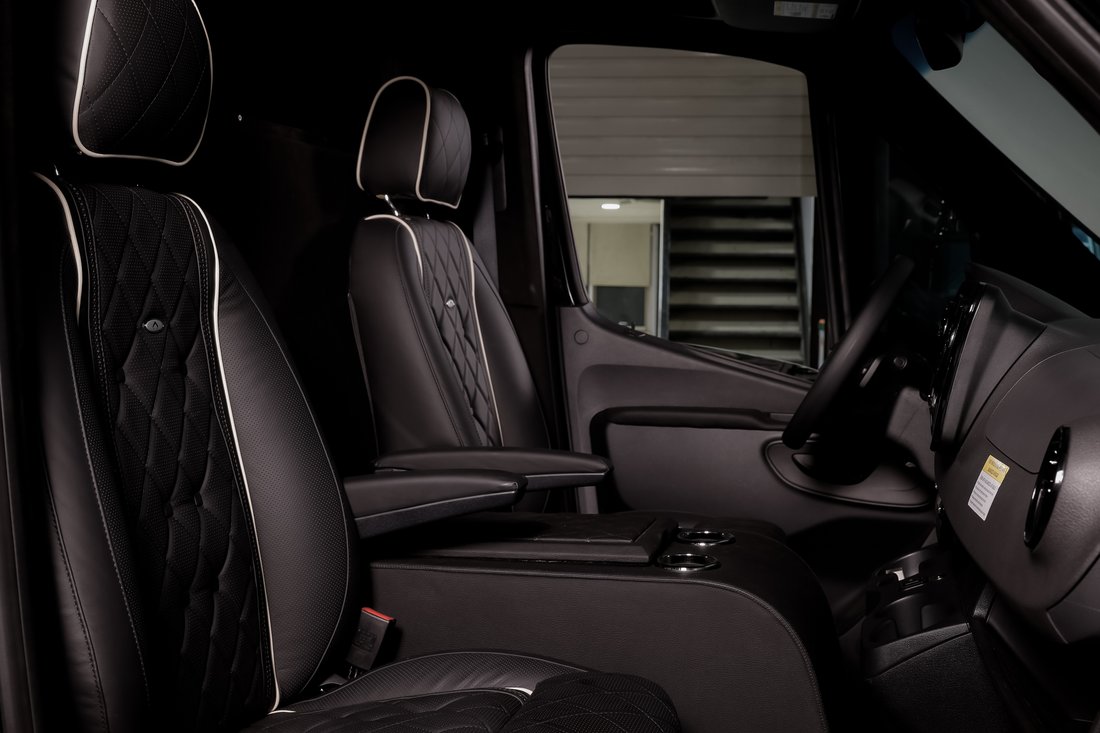 Limousine in Mount Laurel Township, New Jersey, United States 4 - 13864848