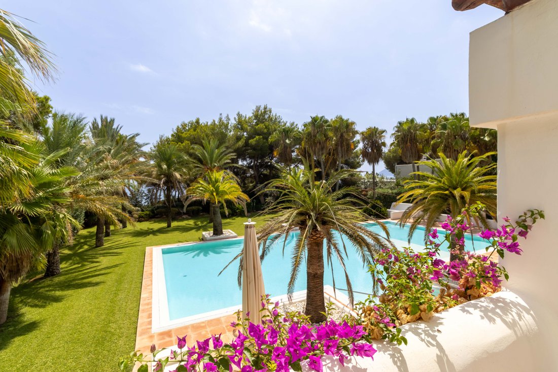 Villa in S'Argamassa, Santa Eularia des Riu, Balearic Islands 5 - 13869487