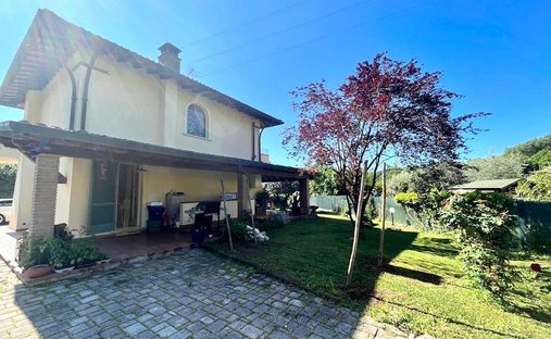 Villa in Romagnano, Massa, Tuscany 1
