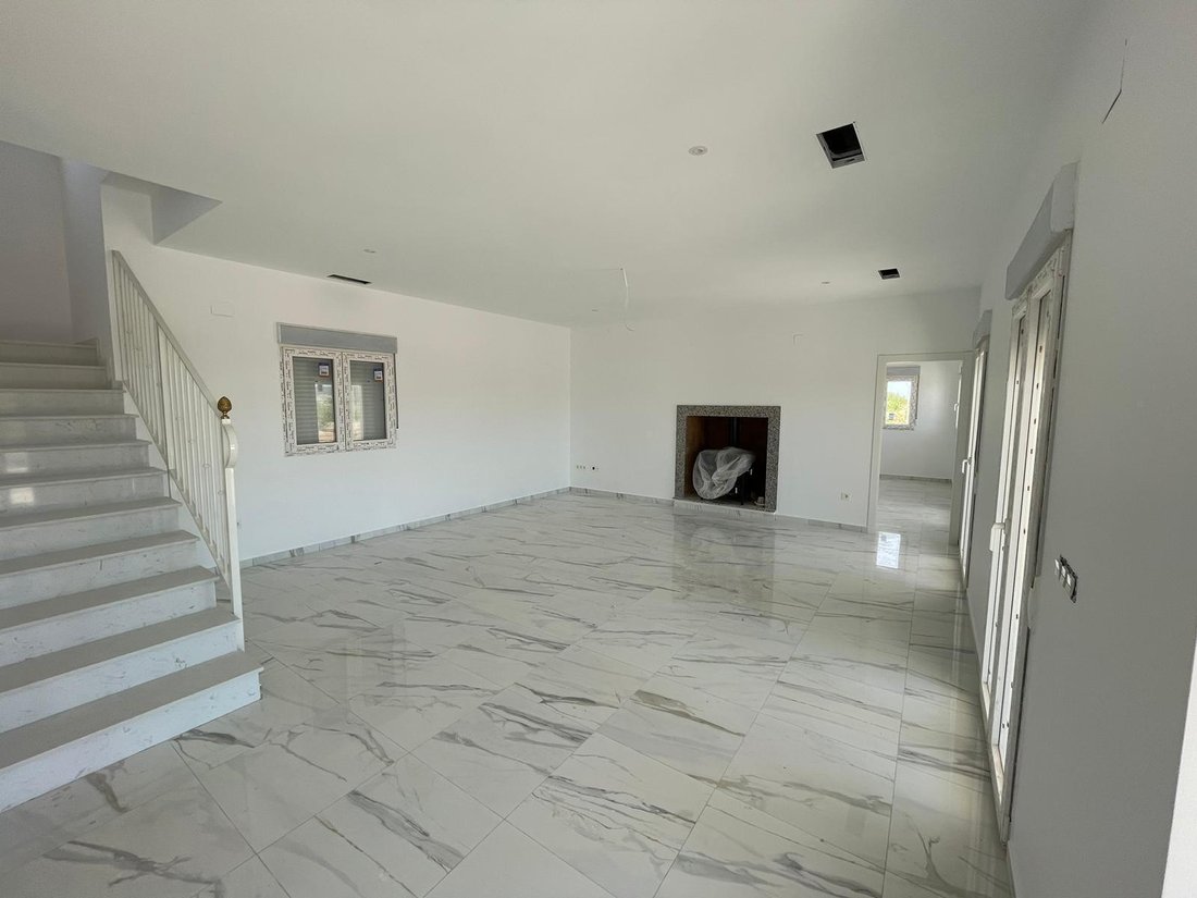 Villa in el Pinos / Pinoso, Valencian Community, Spain 3 - 13879293
