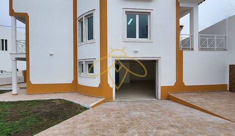 Townhouse in Ericeira, Lisbon, Portugal 2 - 13875382