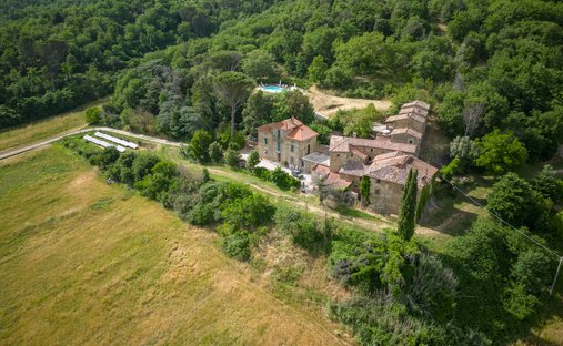 Luxury villas for sale in Province of Arezzo Tuscany Italy