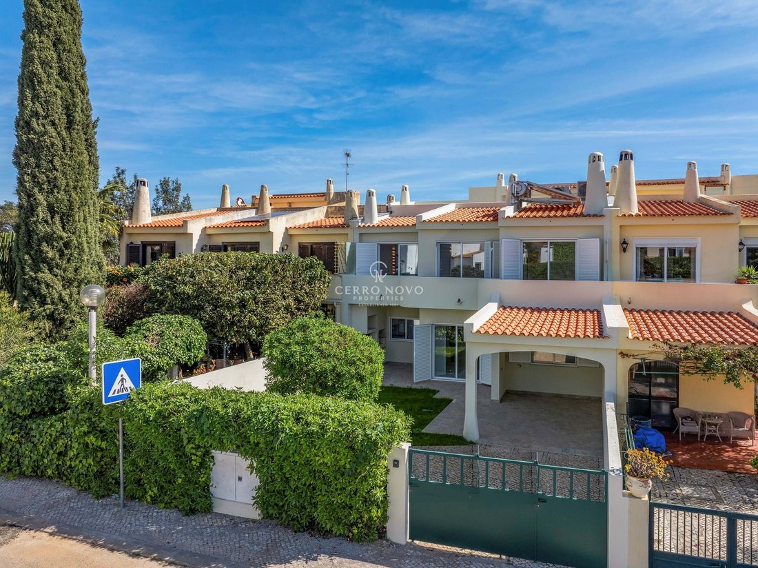 Fully Renovated Townhouse With Three Bedrooms. In Albufeira, Algarve ...