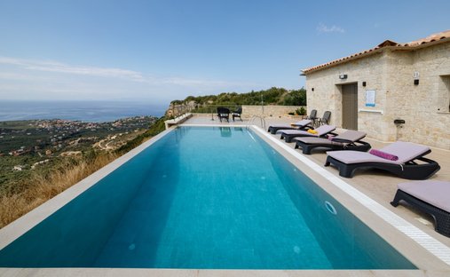 Villa in Lefktro, Peloponnese, Western Greece and the Ionian, Greece 1