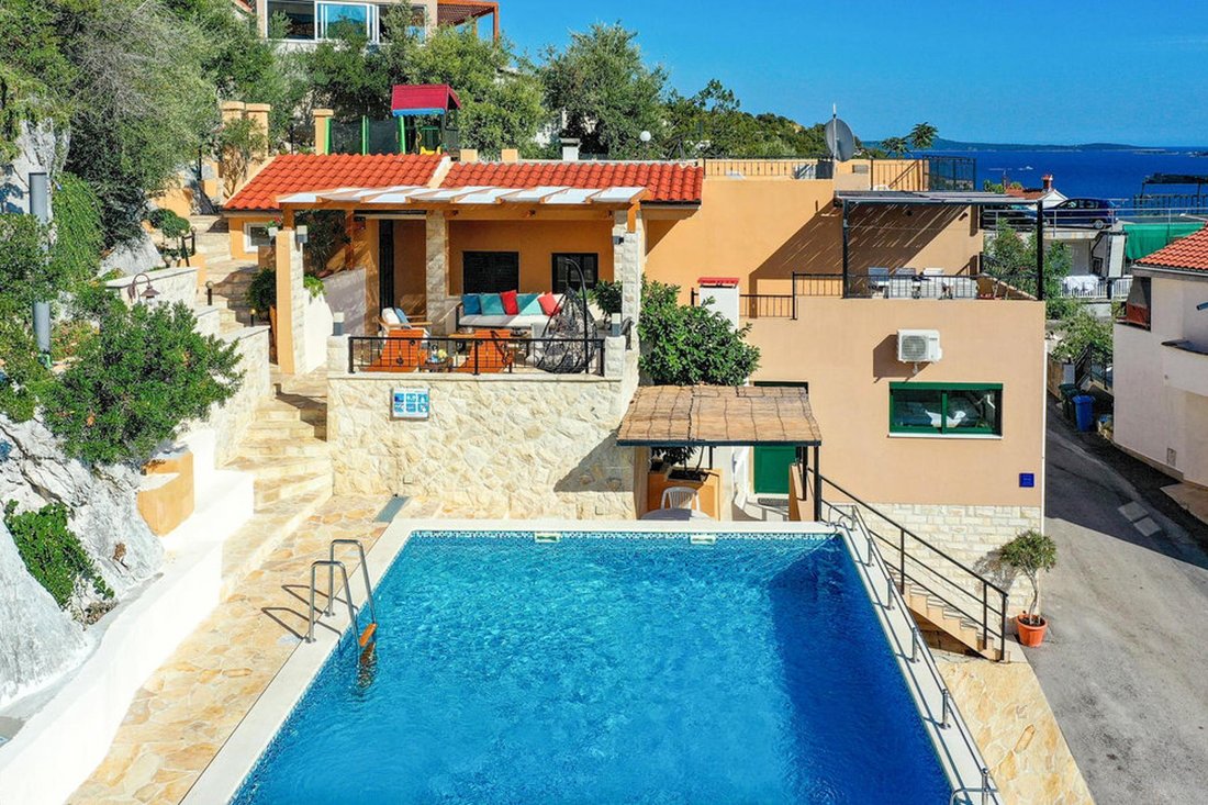 Villa in Ljubljeva, Split-Dalmatia County, Croatia 1 - 13880860