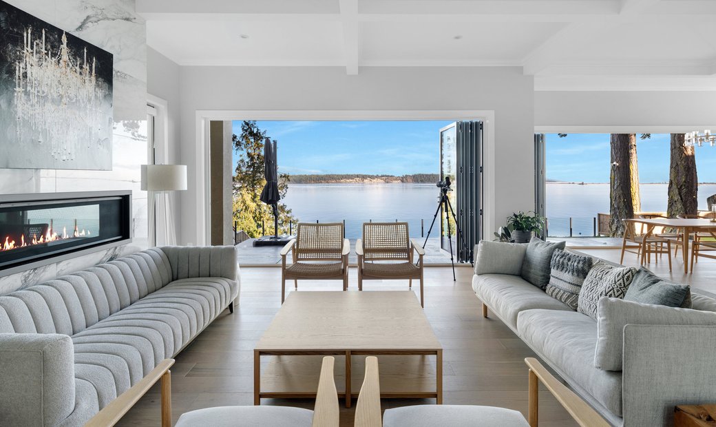 Stunning Waterfront Home In Saanichton, British Columbia, Canada For
