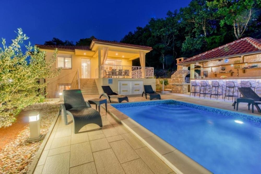 Villa in Omisalj, Primorje-Gorski Kotar County, Croatia 4 - 13882610