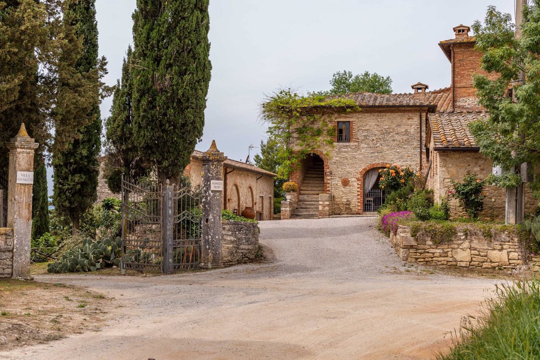 Villa in Asciano, Tuscany, Italy 3 - 13885405