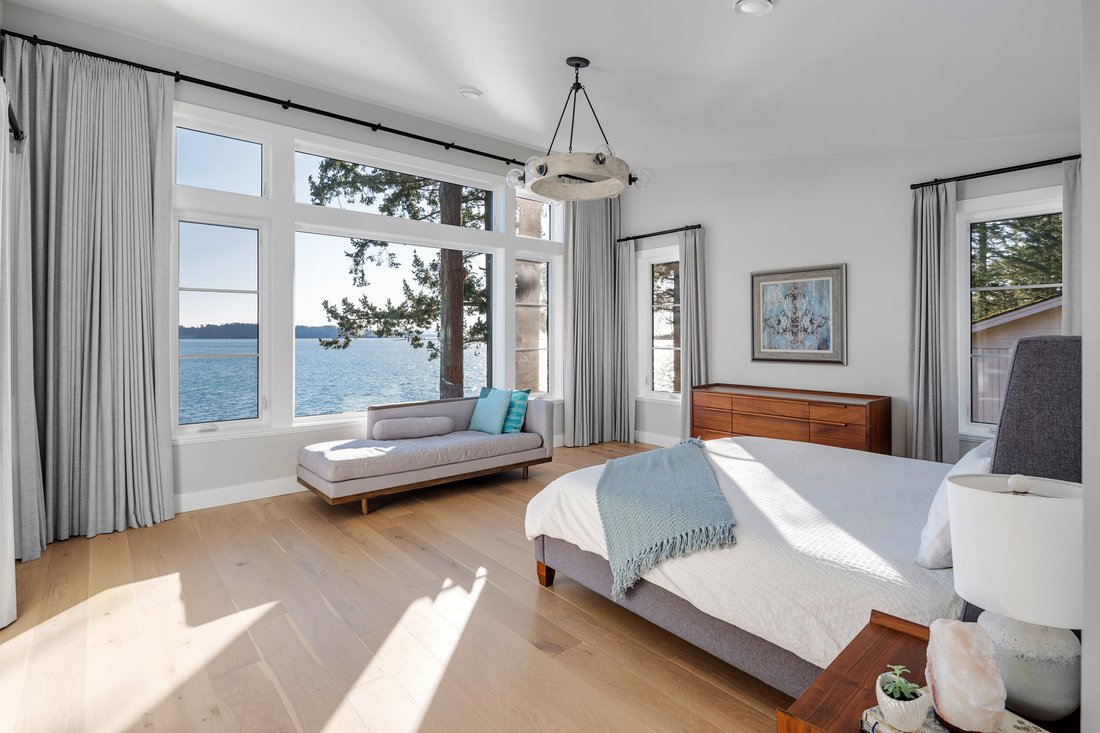 Stunning Waterfront Home In Saanichton, British Columbia, Canada For