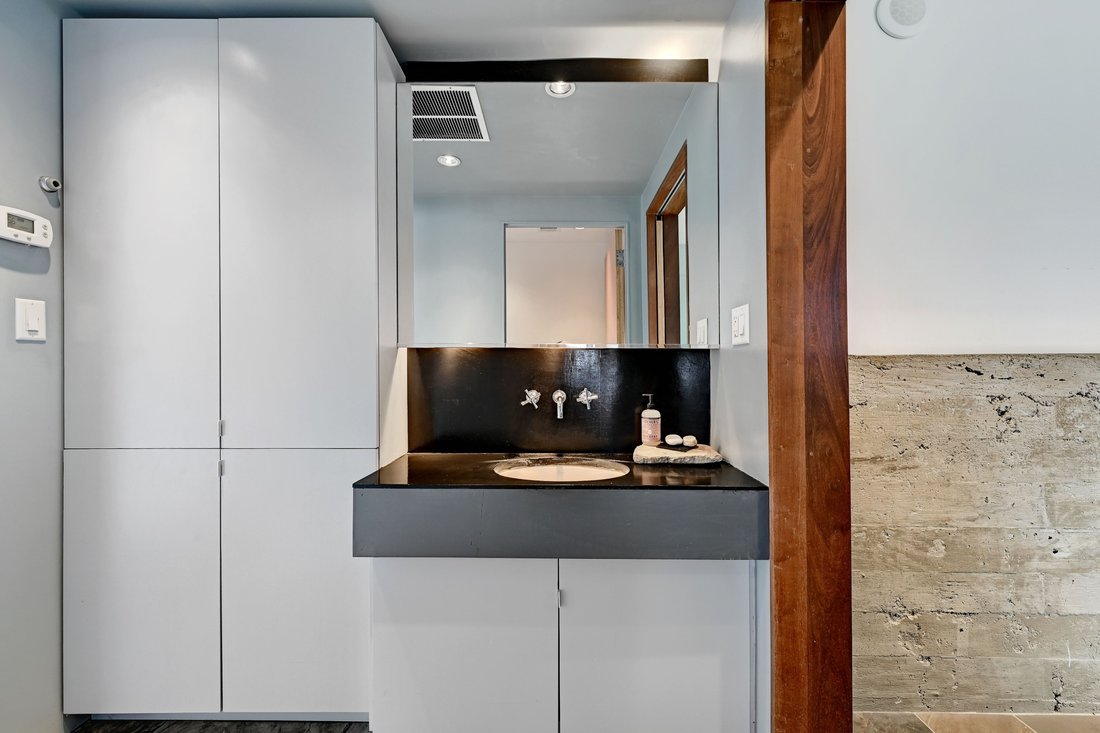 House in Marfa, Texas, United States 5 - 13882388