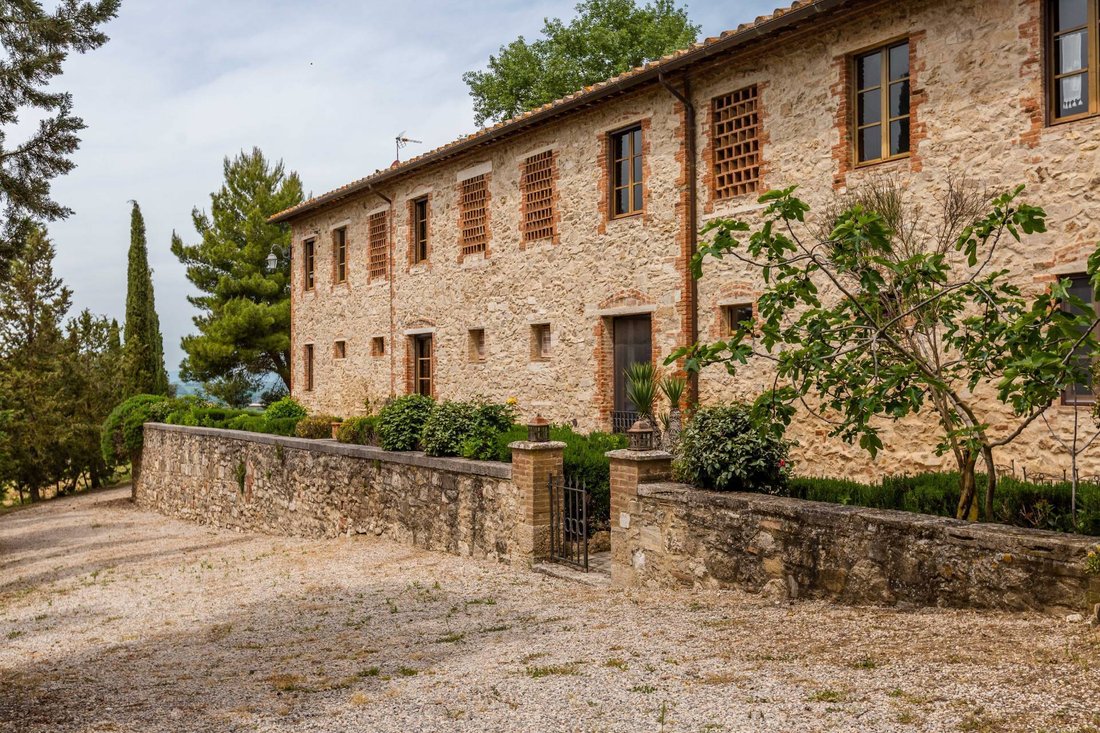 Villa in Asciano, Tuscany, Italy 4 - 13885405