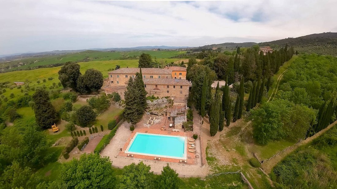 Farm Ranch in Asciano, Tuscany, Italy 1 - 13885399