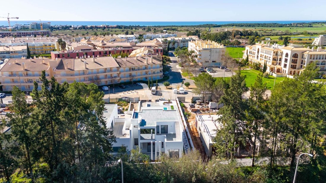 Villa in Vilamoura, Quarteira, Algarve 2 - 12096134