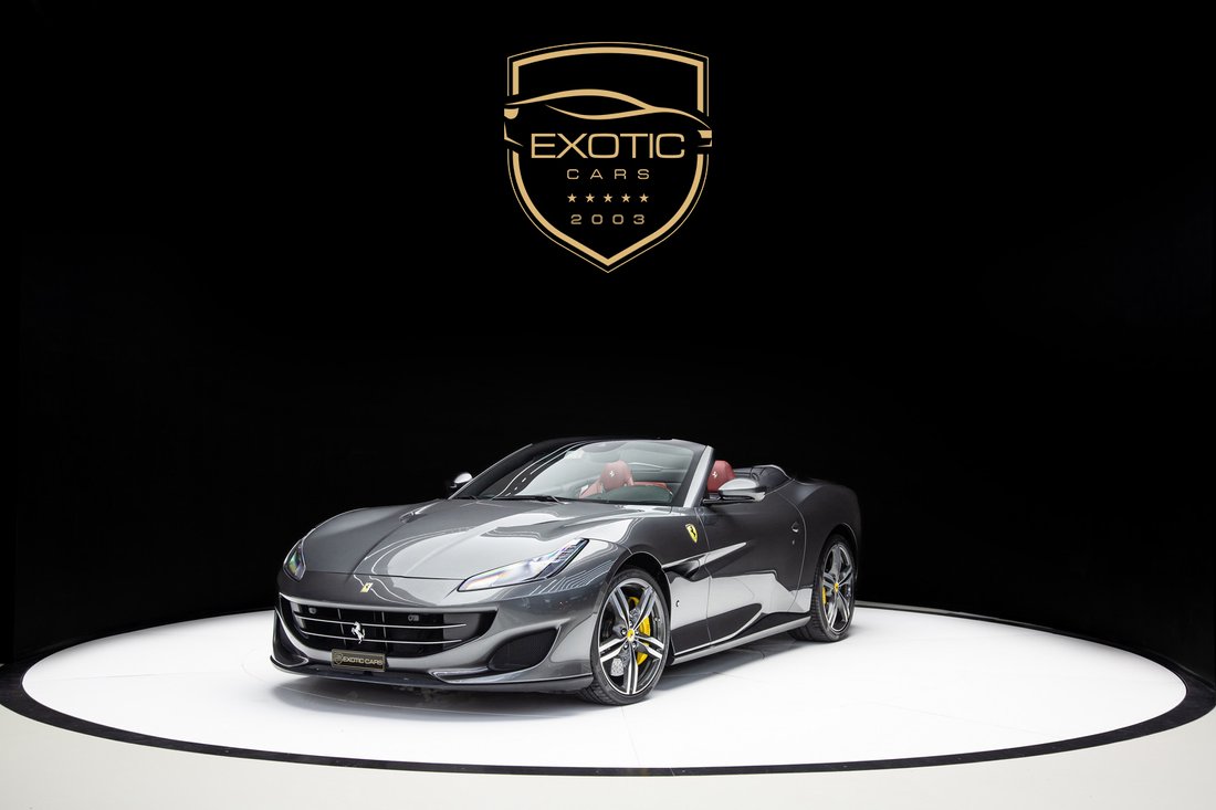 Cabriolet in Dubai, Dubai, United Arab Emirates 1 - 13887315