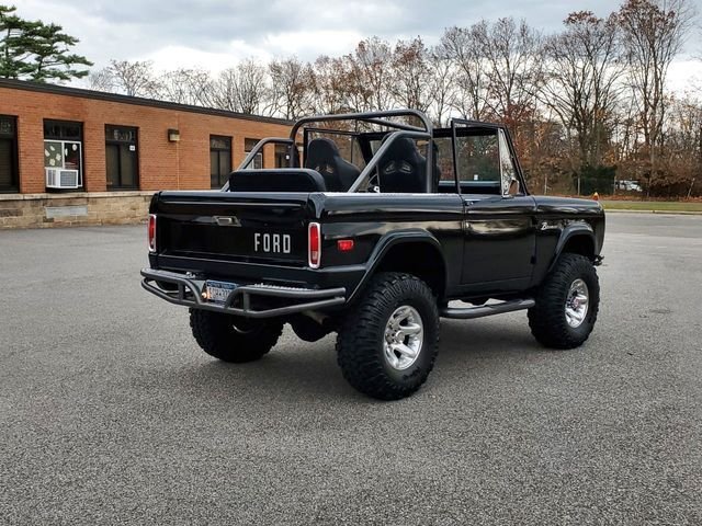 Ford Bronco in Calverton, NY, United States 5 - 13890736