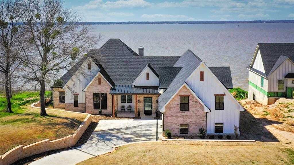 Expansive Luxury Waterfront Estate Near Cedar In Mabank, Texas, United