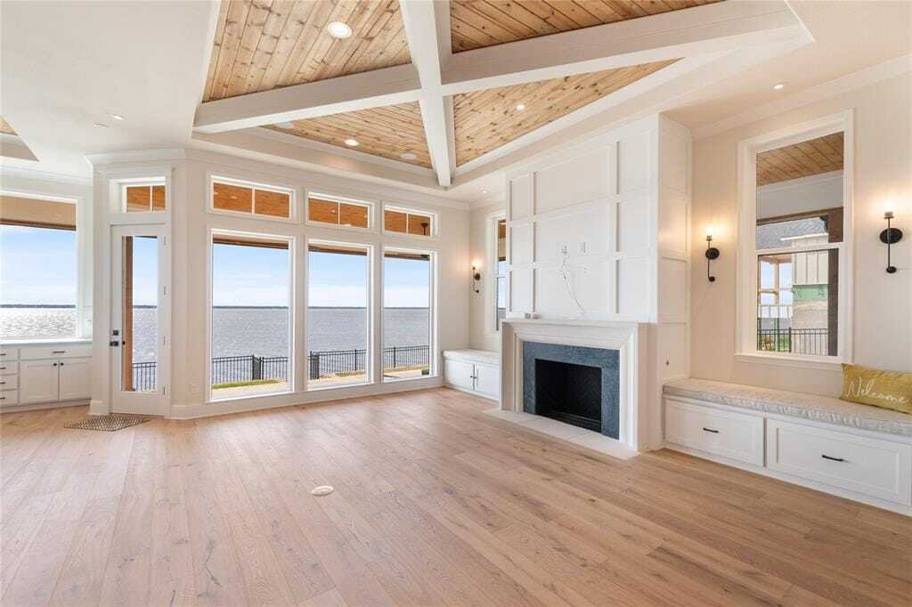 Expansive Luxury Waterfront Estate Near Cedar In Mabank, Texas, United