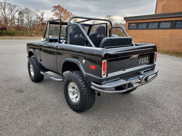 Ford Bronco in Calverton, NY, United States 4 - 13890736