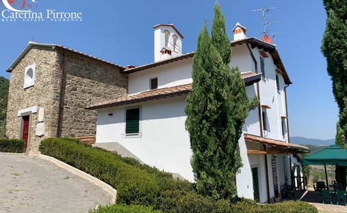 Villa in Barberino di Mugello, Tuscany, Italy 1