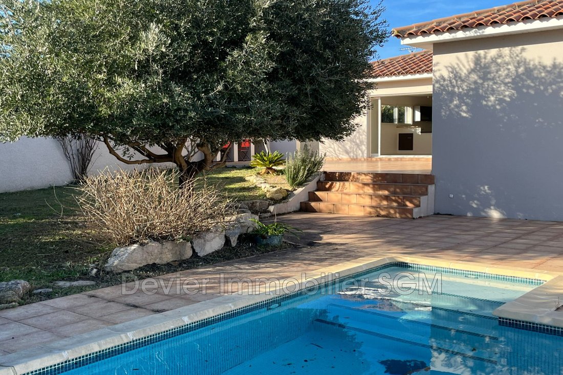 Villa in Centre Ville, Castries, France 2 - 12744110