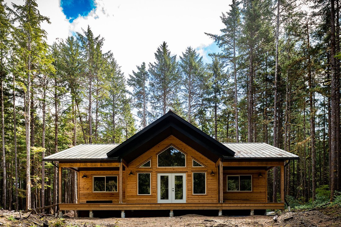 Ocean & River Ac. Haida Gwaii In Tlell, British Columbia, Canada For Sale (13887977)