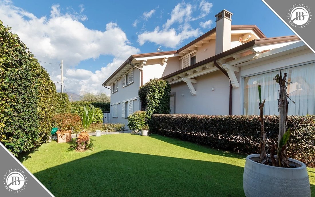Villa in Center, Forte dei Marmi, Tuscany 4 - 13897122