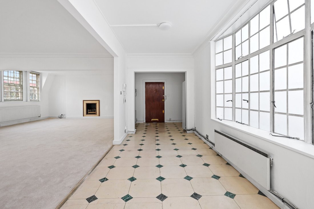 An Unmodernised Penthouse Apartment With In London, England, United