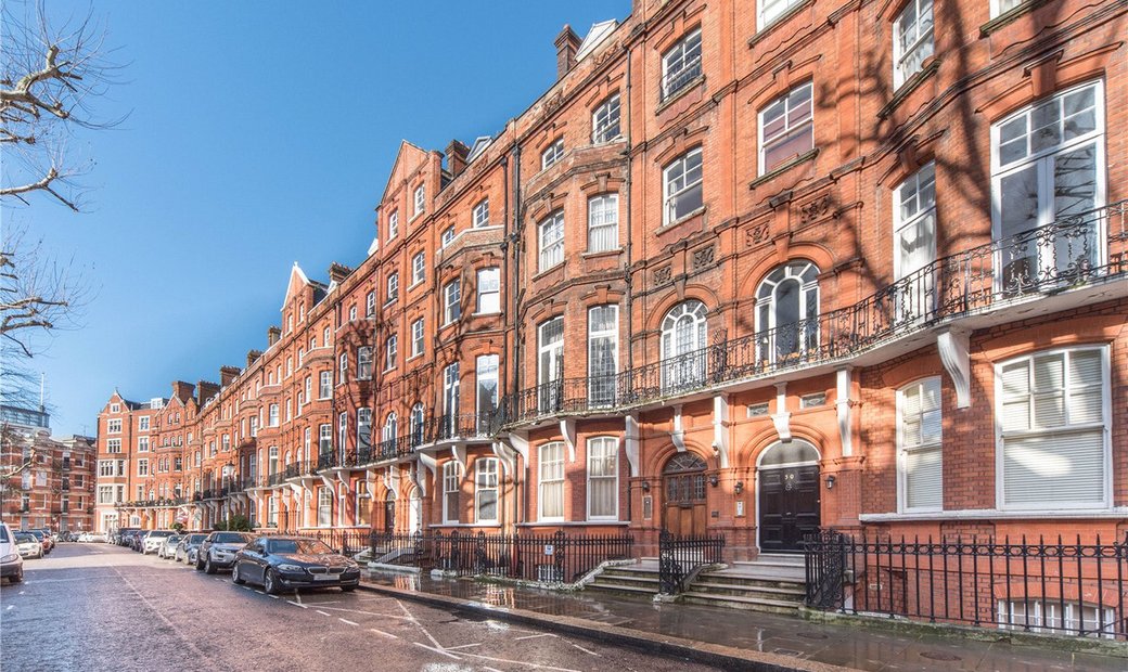 A Freehold Building Of 13 Self Contained In London England United