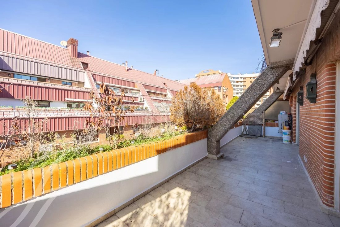 Upscale Penthouse In Chamartín, Community Of Madrid, Spain For Rent