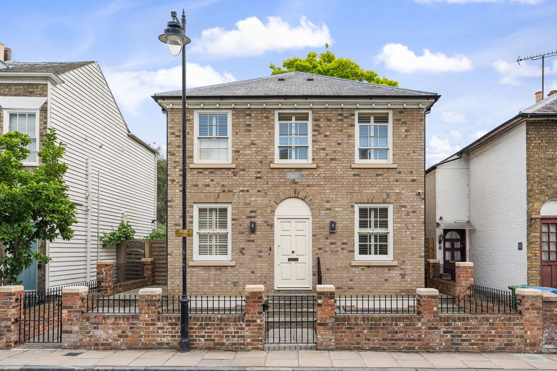 House in Faversham, England 1 - 13898009