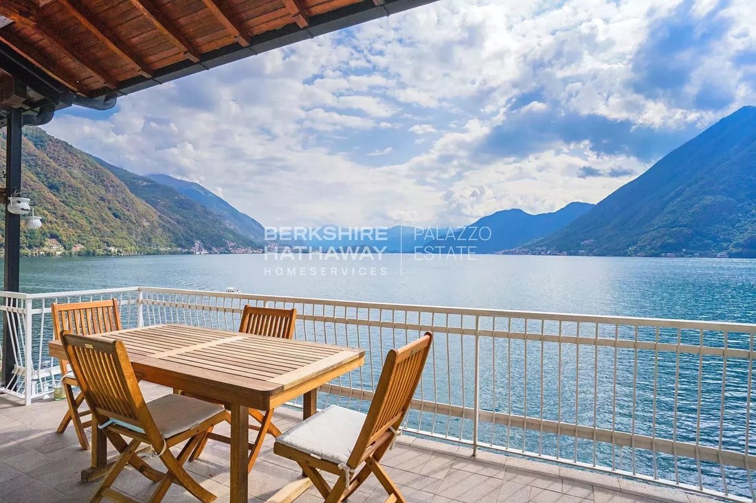 Lakefront Villa With Dock And Beach In Argegno, In Argegno, Lombardy