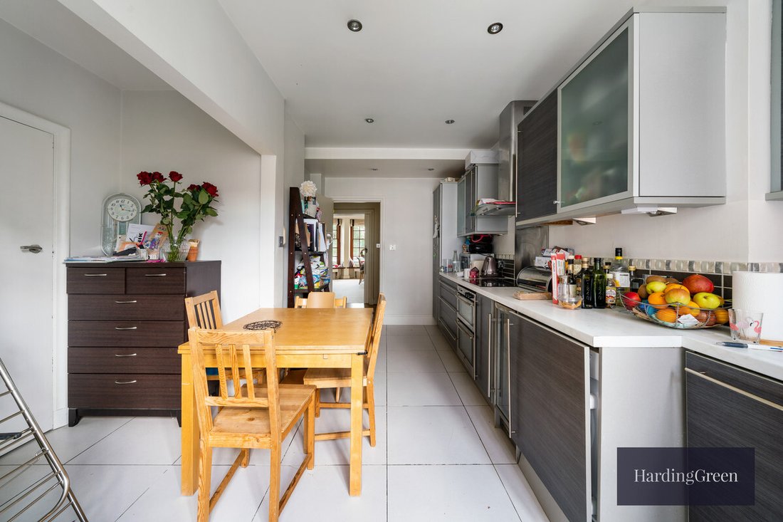 Apartment in Primrose Hill, Camden, England 2 - 13898120