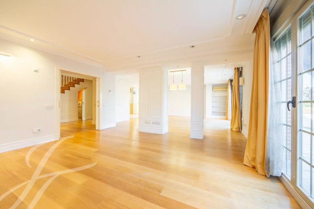 Upscale Penthouse In Chamartín, Community Of Madrid, Spain For Rent