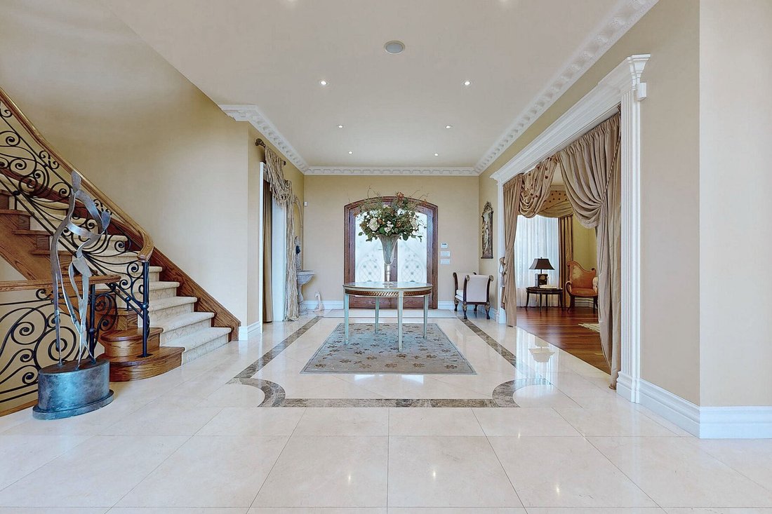 House in Toronto, Ontario, Canada 3 - 13894876