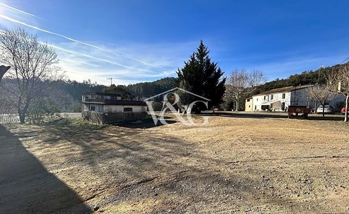 Villa in Brunyola i Sant Marti Sapresa, Catalonia, Spain 1