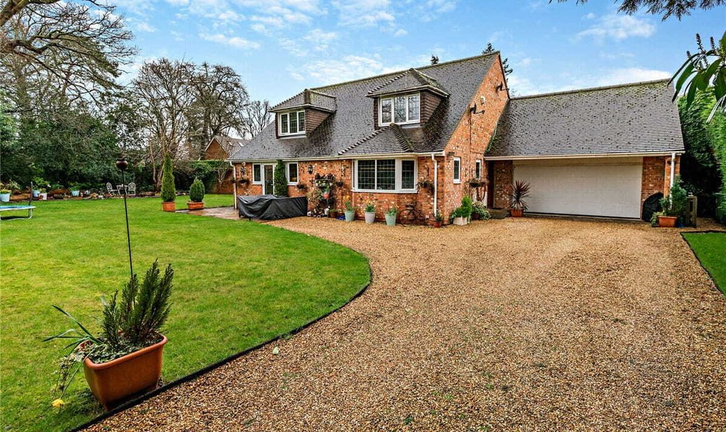 Garden Close Lane, Newbury Rg14 In Newbury, Inghilterra, Regno Unito In Vendita (13897399)