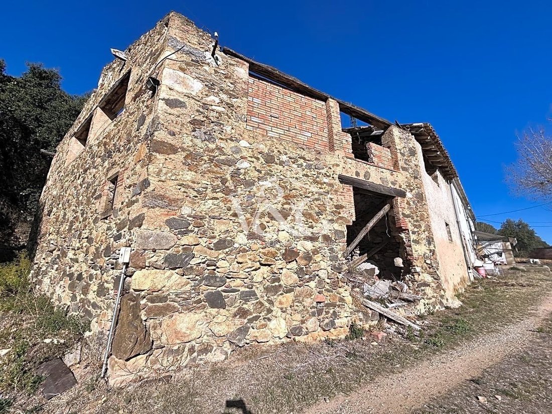 Villa in Brunyola i Sant Marti Sapresa, Catalonia, Spain 5 - 13897165