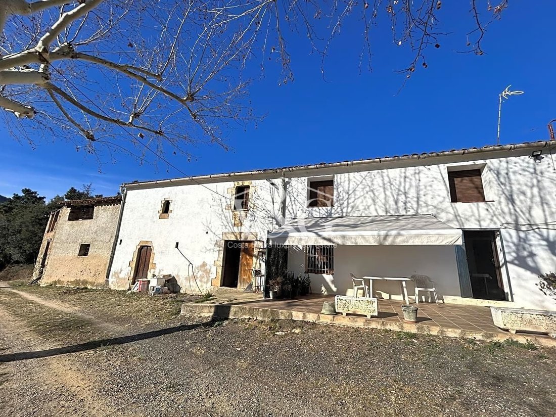 Villa in Brunyola i Sant Marti Sapresa, Catalonia, Spain 2 - 13897165