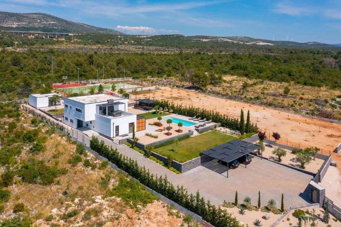 House in Gradska cetvrt Varos, Sibenik, Sibenik-Knin County 1 - 13893929