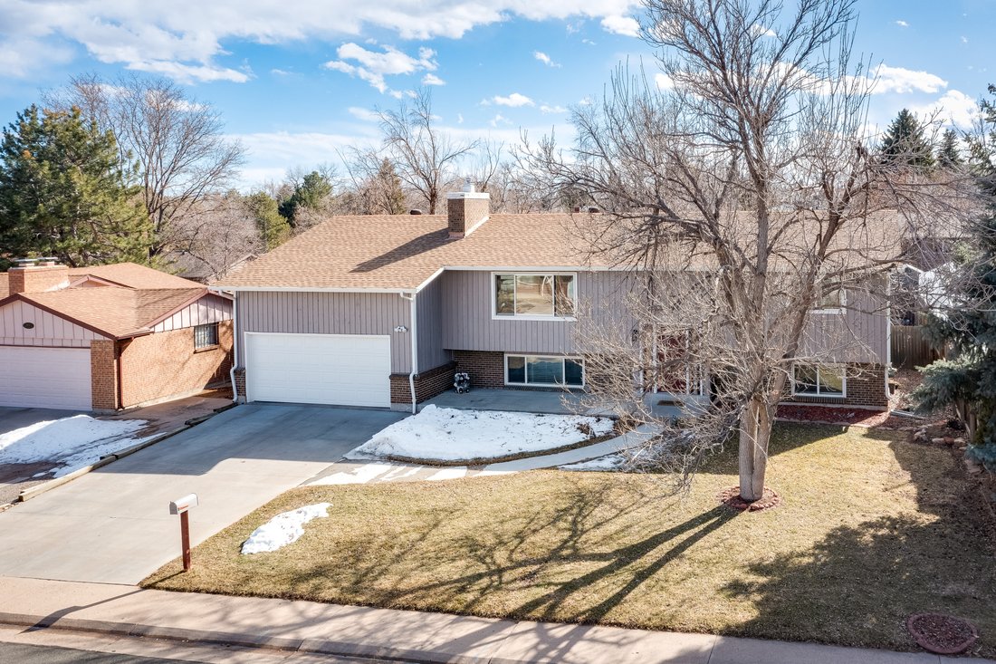 Adorable And Spacious Home In Green Gables In Lakewood, Colorado