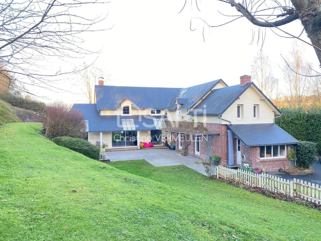 Maison 10 Pièces Et 5 Chambres In Lisieux, Normandy, France For Sale