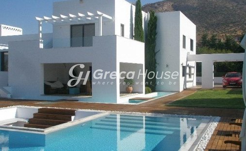 Villa a Kalyvia Thorikou, Attica, Grecia 1