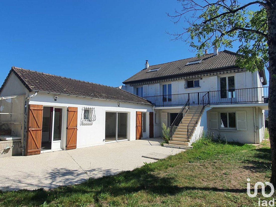 Vente Maison/Villa 8 Pièces In Ballan Miré, Centre Val De Loire, France