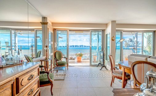 Apartment in Ville-Les Saquedes-Le Bouillonnet, Sainte-Maxime, France 1